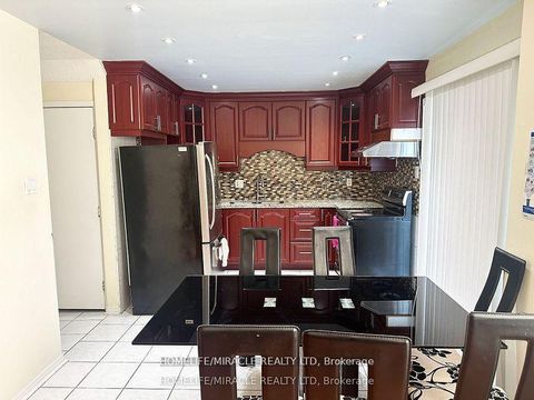 Photo 4 at 8 Lansbury Drive, Agincourt North, Toronto