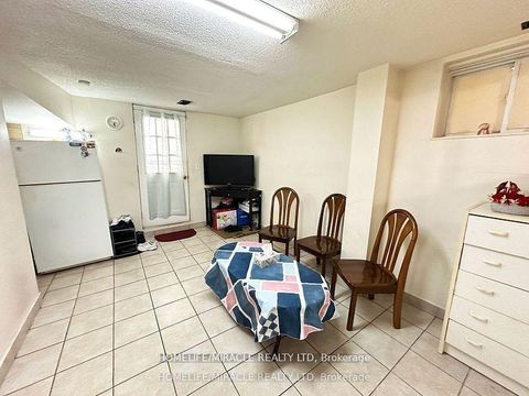 Photo 15 at 8 Lansbury Drive, Agincourt North, Toronto