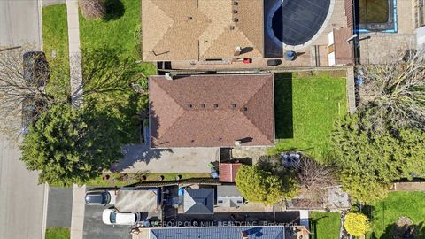 Photo 4 at 5 Greyabbey Trail, Guildwood, Toronto