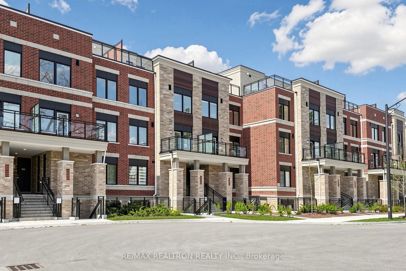 3405 - 60 Elizabeth Street, Mill Pond, Richmond Hill photo number 2