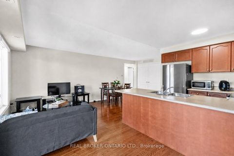 Photo 6 at 27 - 649E Warden Avenue, Birchmount, Toronto