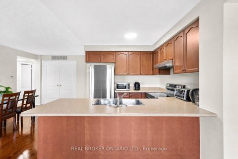 Photo 7 at 27 - 649E Warden Avenue, Birchmount, Toronto