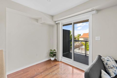 Photo 10 at 27 - 649E Warden Avenue, Birchmount, Toronto
