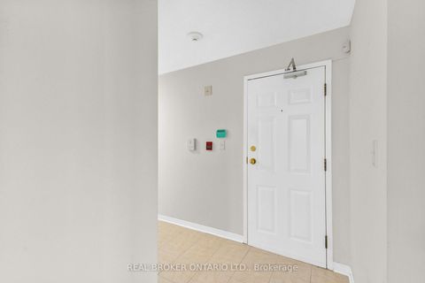 Photo 25 at 27 - 649E Warden Avenue, Birchmount, Toronto