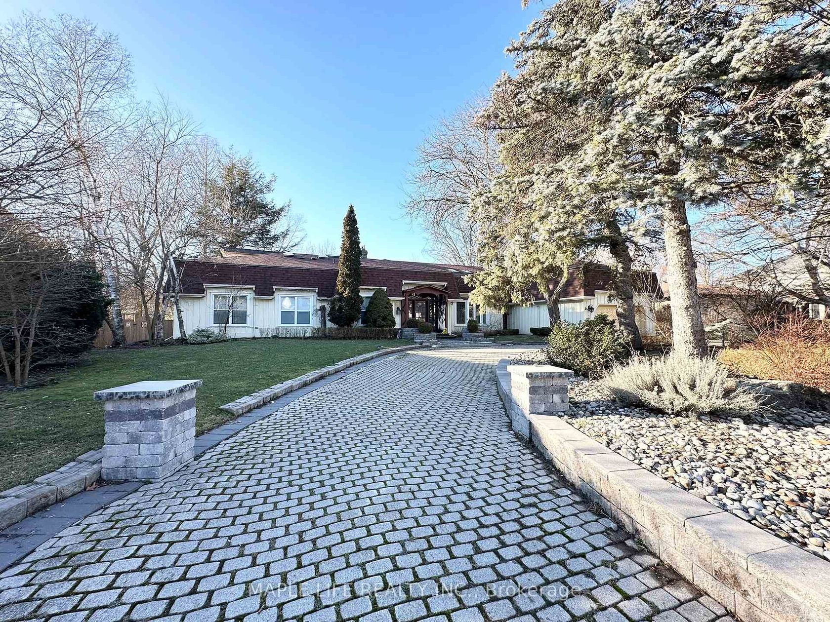 16 Brian Cliff Drive, Don Mills, Toronto 