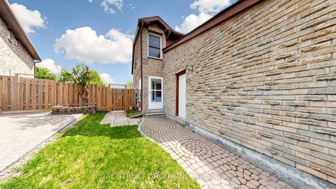 Photo 2 at 57 Longmeadow Crescent, Milliken Mills West, Markham