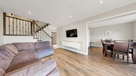 Photo 10 at 57 Longmeadow Crescent, Milliken Mills West, Markham