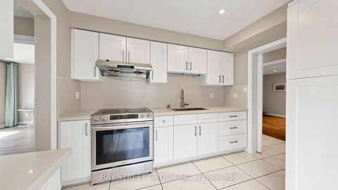Photo 16 at 57 Longmeadow Crescent, Milliken Mills West, Markham