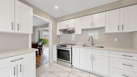 Photo 17 at 57 Longmeadow Crescent, Milliken Mills West, Markham