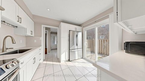 Photo 18 at 57 Longmeadow Crescent, Milliken Mills West, Markham