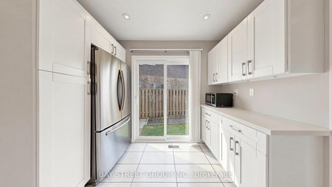 Photo 20 at 57 Longmeadow Crescent, Milliken Mills West, Markham
