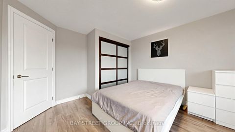 Photo 32 at 57 Longmeadow Crescent, Milliken Mills West, Markham