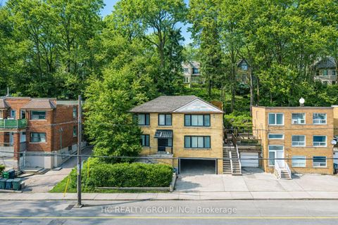 Photo 2 at 840 Davenport Road, Wychwood, Toronto