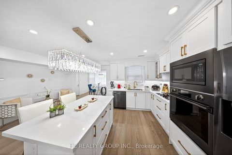 Photo 7 at 840 Davenport Road, Wychwood, Toronto