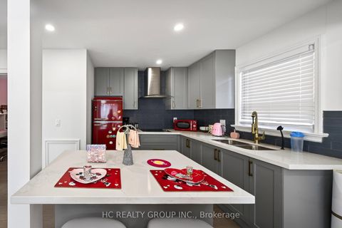 Photo 23 at 840 Davenport Road, Wychwood, Toronto