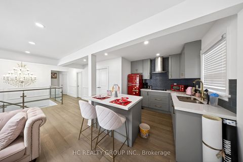 Photo 24 at 840 Davenport Road, Wychwood, Toronto