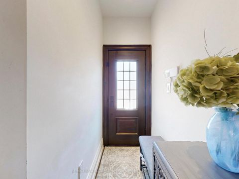 Photo 18 at 96 Southvale Drive, Leaside, Toronto