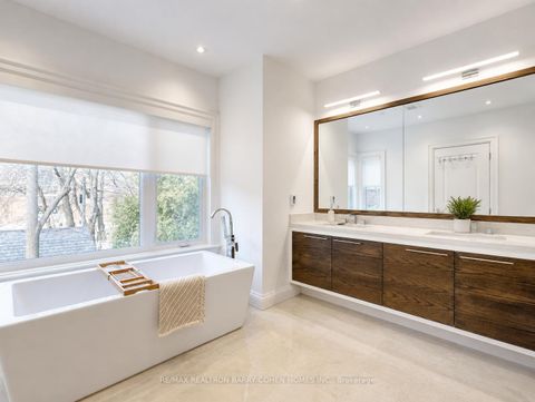 Photo 25 at 96 Southvale Drive, Leaside, Toronto