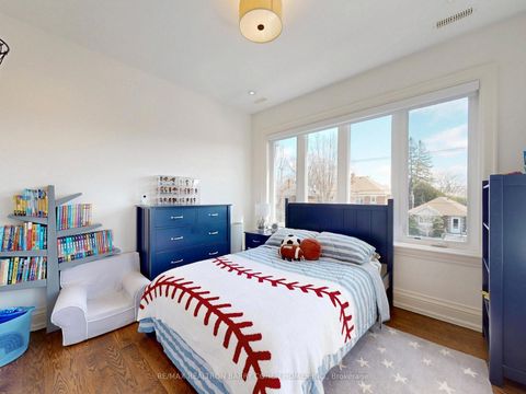 Photo 30 at 96 Southvale Drive, Leaside, Toronto