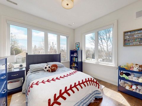 Photo 31 at 96 Southvale Drive, Leaside, Toronto