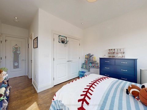Photo 33 at 96 Southvale Drive, Leaside, Toronto