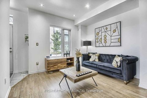 Photo 3 at 49 - 26 Applewood Lane, Etobicoke West Mall, Toronto