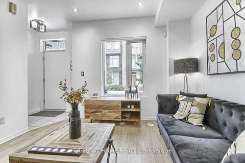 Photo 4 at 49 - 26 Applewood Lane, Etobicoke West Mall, Toronto