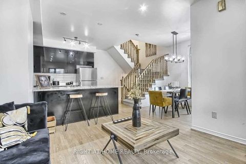Photo 6 at 49 - 26 Applewood Lane, Etobicoke West Mall, Toronto