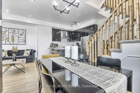 Photo 9 at 49 - 26 Applewood Lane, Etobicoke West Mall, Toronto