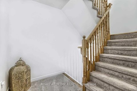 Photo 16 at 49 - 26 Applewood Lane, Etobicoke West Mall, Toronto