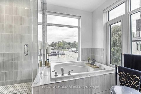 Photo 22 at 49 - 26 Applewood Lane, Etobicoke West Mall, Toronto