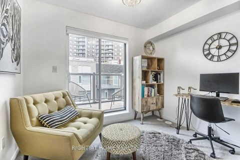 Photo 26 at 49 - 26 Applewood Lane, Etobicoke West Mall, Toronto