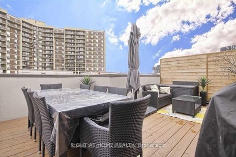 Photo 31 at 49 - 26 Applewood Lane, Etobicoke West Mall, Toronto