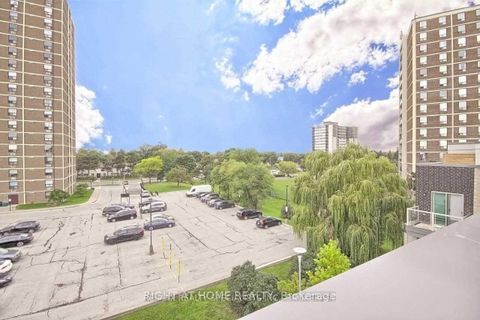 Photo 33 at 49 - 26 Applewood Lane, Etobicoke West Mall, Toronto