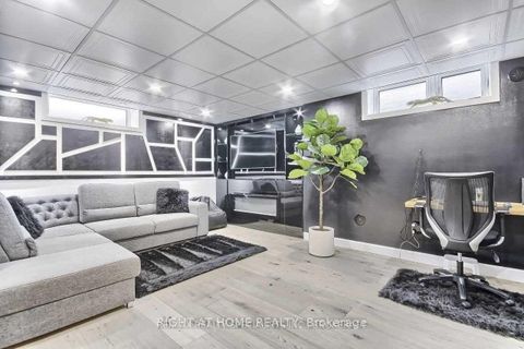 Photo 36 at 49 - 26 Applewood Lane, Etobicoke West Mall, Toronto