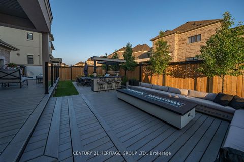 Photo 10 at 43 Sir Henry Court, King City, King