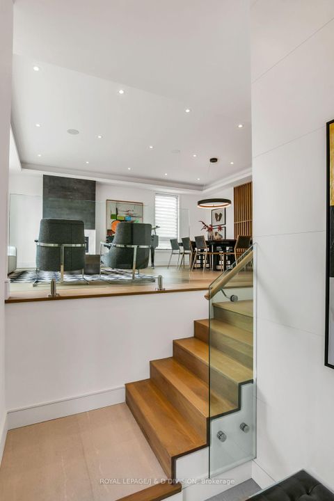 Photo 3 at 414 Glengarry Avenue, Nortown, Toronto