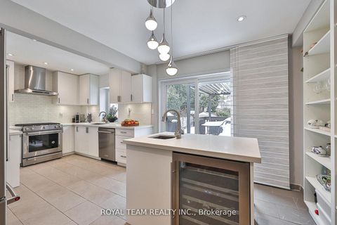 Photo 17 at 91 South Kingsway Way, Swansea, Toronto