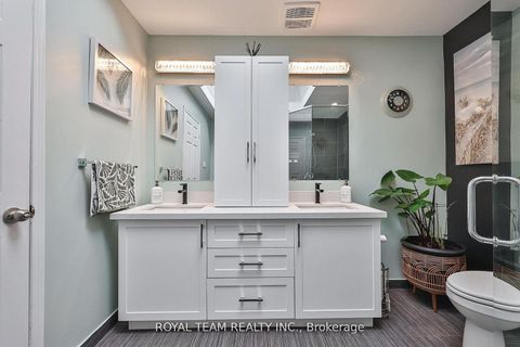 Photo 27 at 91 South Kingsway Way, Swansea, Toronto