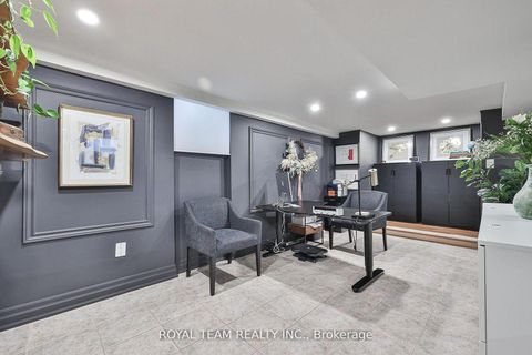 Photo 34 at 91 South Kingsway Way, Swansea, Toronto