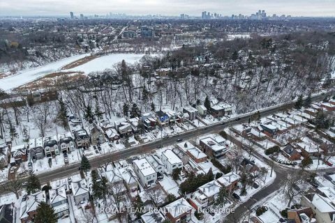 Photo 43 at 91 South Kingsway Way, Swansea, Toronto