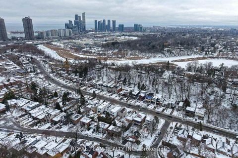 Photo 44 at 91 South Kingsway Way, Swansea, Toronto