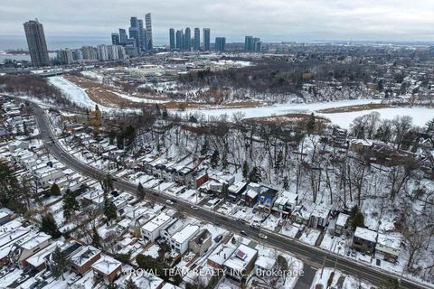 Photo 45 at 91 South Kingsway Way, Swansea, Toronto