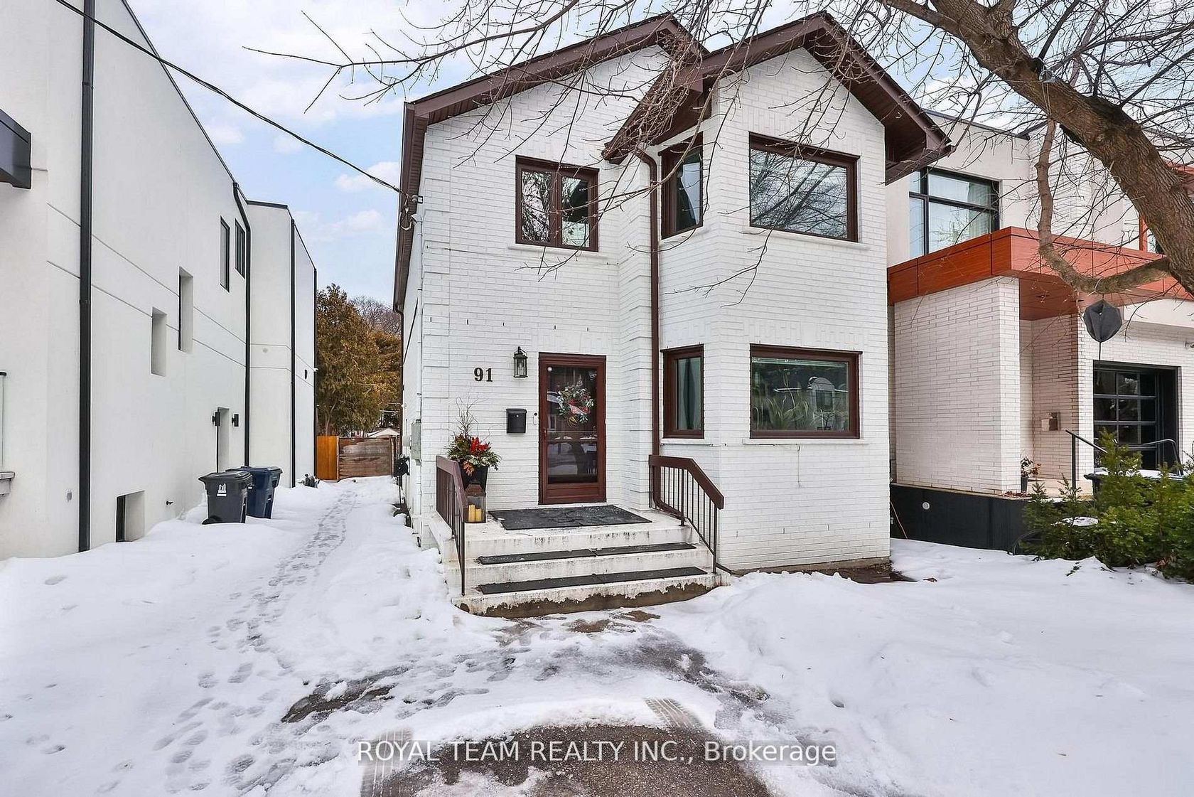 91 South Kingsway Way, Swansea, Toronto photo number 2