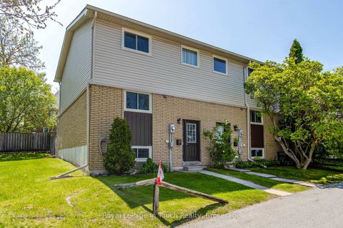 Photo 1 at 4 - 233 Innisfil Street, Allandale Centre, Barrie