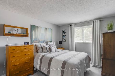 Photo 14 at 4 - 233 Innisfil Street, Allandale Centre, Barrie