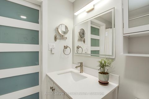 Photo 21 at 4 - 233 Innisfil Street, Allandale Centre, Barrie