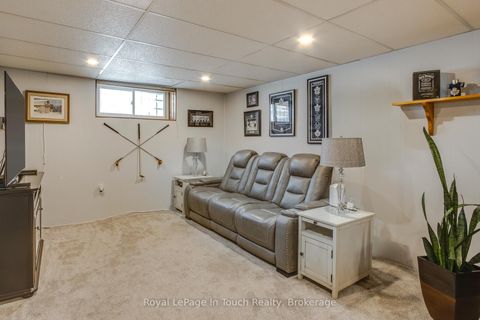 Photo 24 at 4 - 233 Innisfil Street, Allandale Centre, Barrie