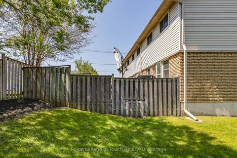 Photo 32 at 4 - 233 Innisfil Street, Allandale Centre, Barrie