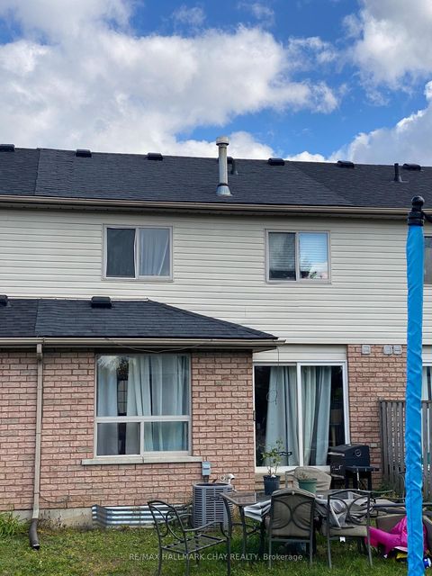 Photo 2 at 141 Black Cherry Crescent, Holly, Barrie